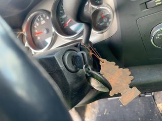 2009 Chevrolet Silverado 1500 LT - Interior Steering Wheel With Keys Image